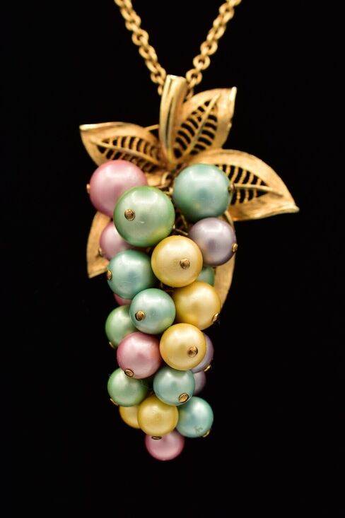 Unbranded Jewelry - Vintage Grape Pendant Necklace Brushed Gold Multi-Color Cluster Vine Pastel BinK